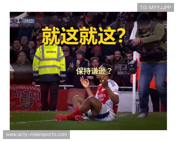 哈兰德赛后与志愿者握手合影，谦逊形象加分